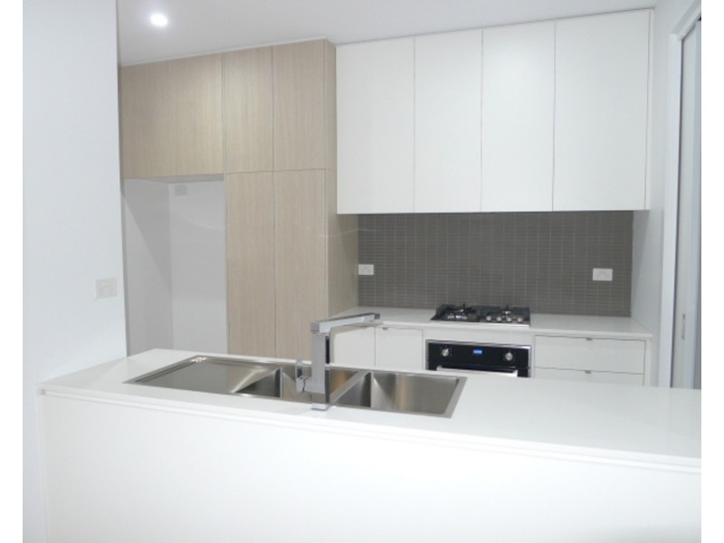 TH2/32 Risdon Drive, Notting Hill VIC 3168