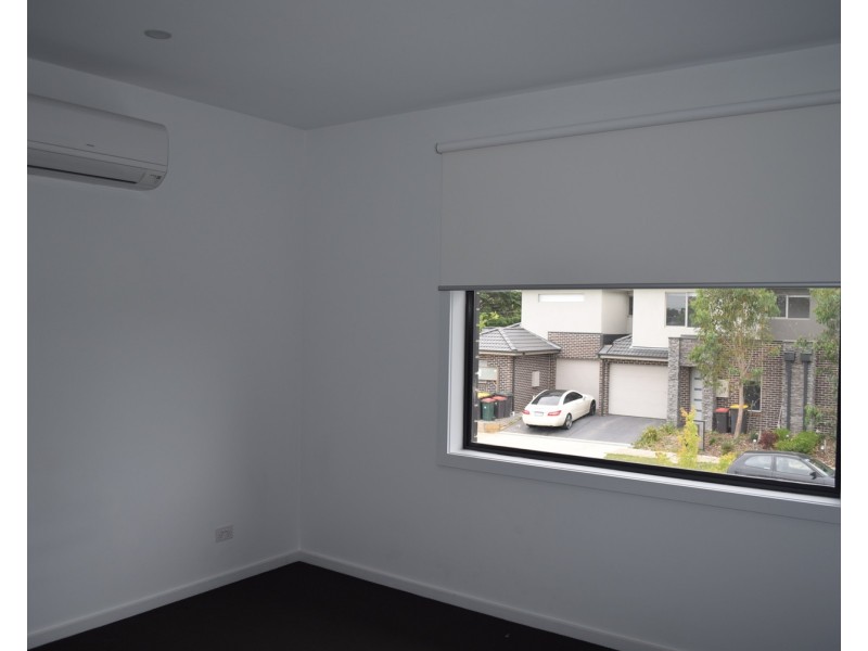 TH2/32 Risdon Drive, Notting Hill VIC 3168