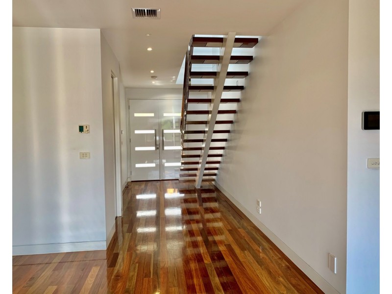 1 Kilmartin Street, Essendon VIC 3040