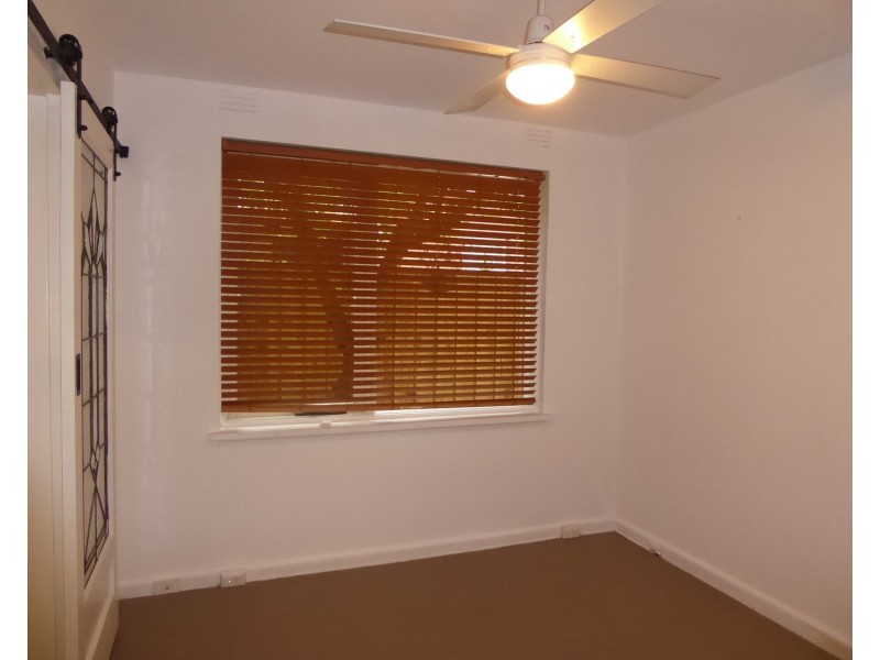 1/6 Wave Street, Elwood VIC 3184