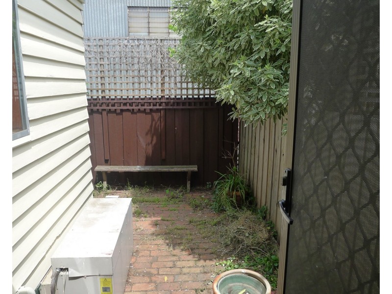 4 Bent Street, Kensington VIC 3031