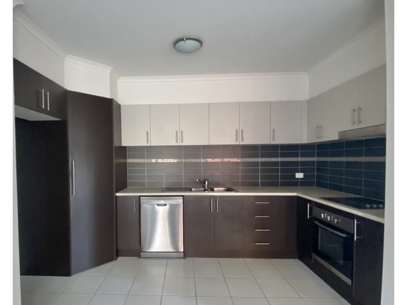 1/3 Wardens Walk, Coburg VIC 3058