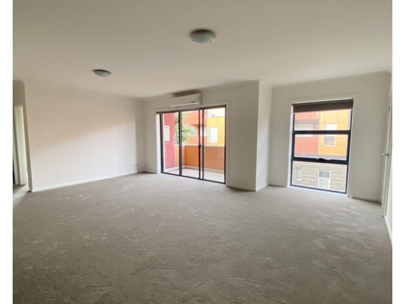 1/3 Wardens Walk, Coburg VIC 3058