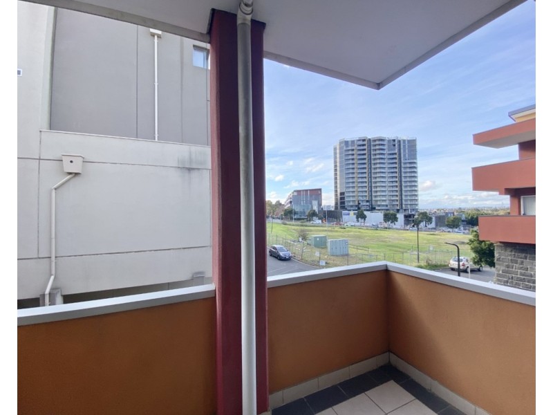 1/3 Wardens Walk, Coburg VIC 3058