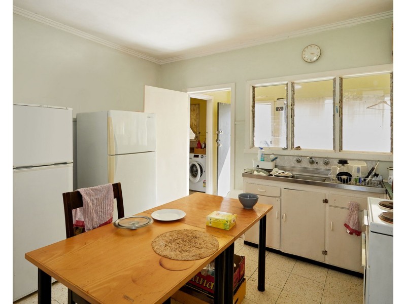 10 Rosshire Road, Newport VIC 3015