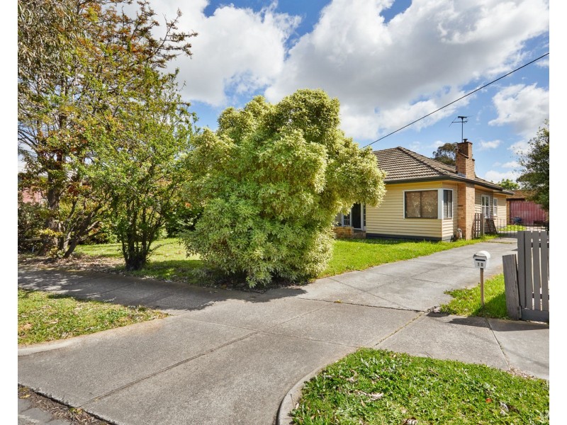 10 Rosshire Road, Newport VIC 3015