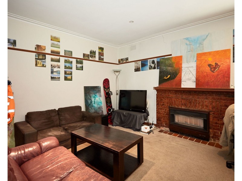 10 Rosshire Road, Newport VIC 3015