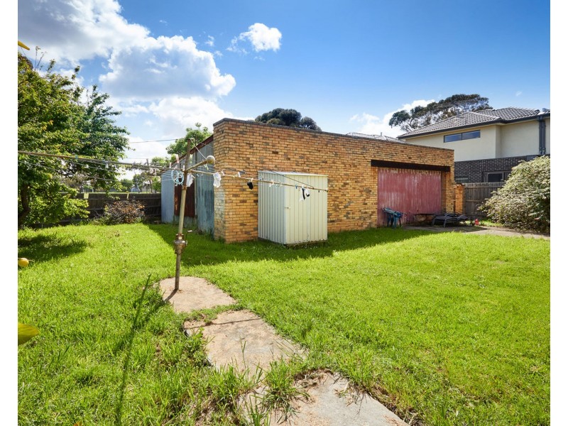 10 Rosshire Road, Newport VIC 3015