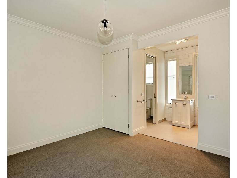 TH3/44 Lincoln Road, Essendon VIC 3040