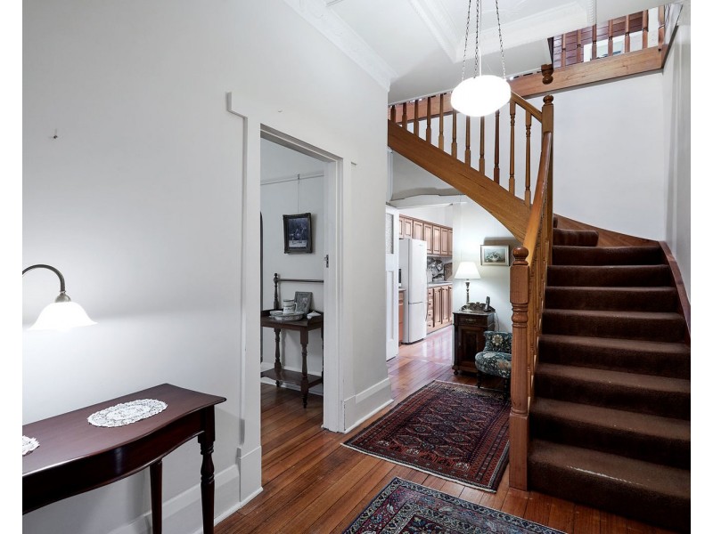26 Rockbeare Grove, Ivanhoe VIC 3079