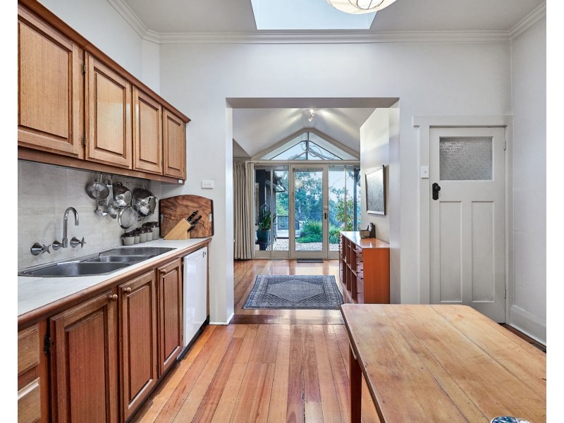 26 Rockbeare Grove, Ivanhoe VIC 3079