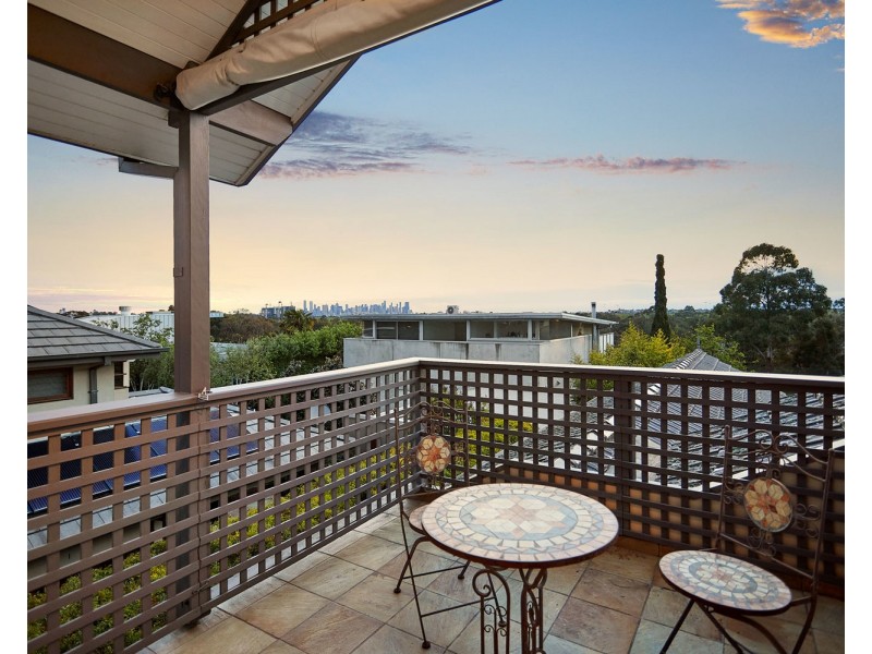 26 Rockbeare Grove, Ivanhoe VIC 3079
