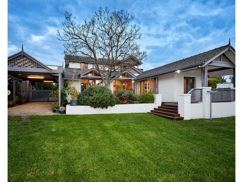 26 Rockbeare Grove, Ivanhoe VIC 3079