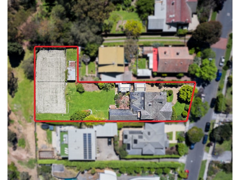 26 Rockbeare Grove, Ivanhoe VIC 3079