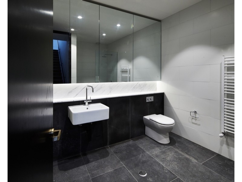 R2/109 Hawke Street, West Melbourne VIC 3003