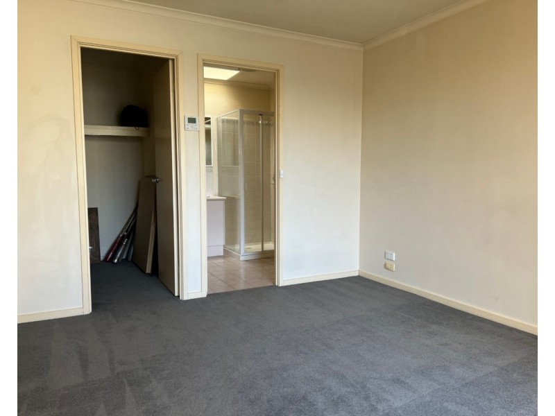 20 Crichton Lane, Kensington VIC 3031