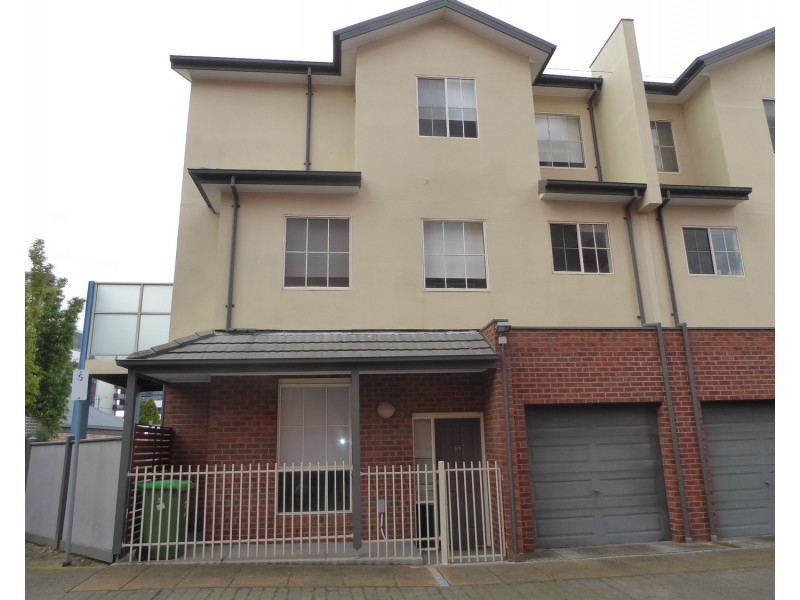 81 Village Way, Maribyrnong VIC 3032