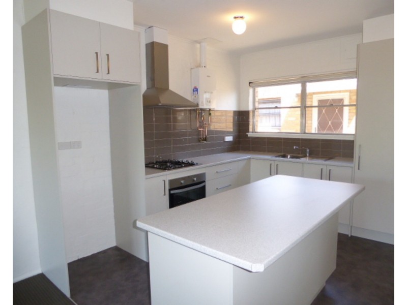 D2-6/81 O’Shanassy Street, North Melbourne VIC 3051