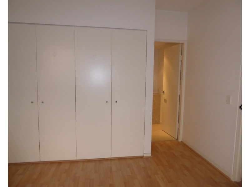 18/228 The Avenue, Parkville VIC 3052