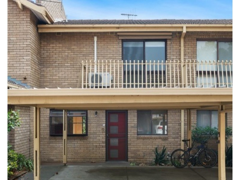 2/98 O’Shanassy Street, North Melbourne VIC 3051