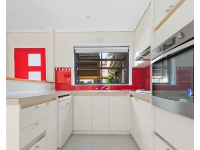 2/98 O’Shanassy Street, North Melbourne VIC 3051