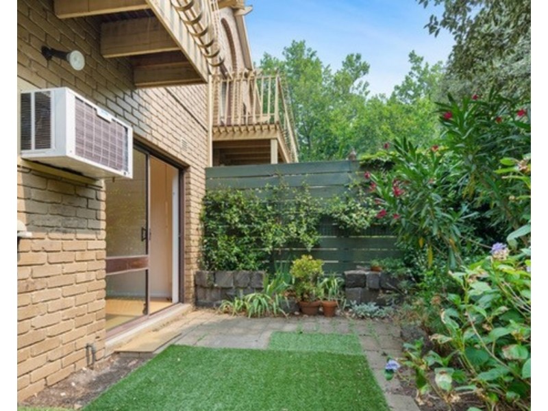 2/98 O’Shanassy Street, North Melbourne VIC 3051