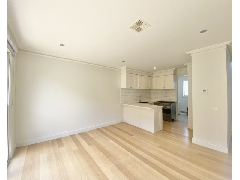 1/44 Lincoln Road, Essendon VIC 3040