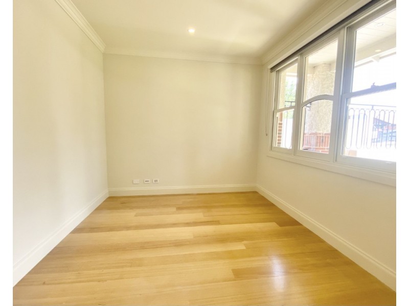 1/44 Lincoln Road, Essendon VIC 3040