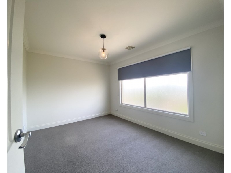 1/44 Lincoln Road, Essendon VIC 3040