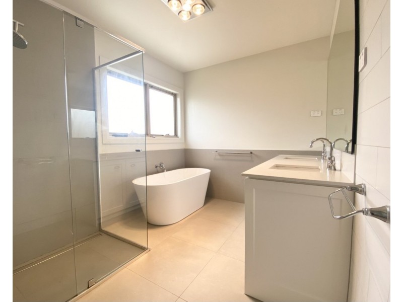 1/44 Lincoln Road, Essendon VIC 3040