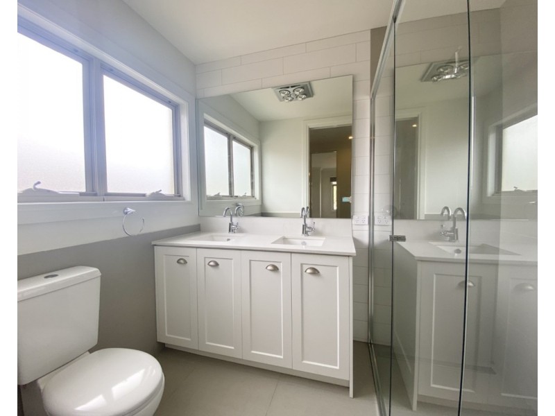 1/44 Lincoln Road, Essendon VIC 3040