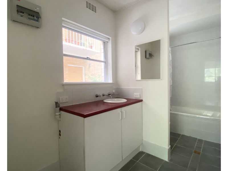 B4/65 O’Shanassy Street, North Melbourne VIC 3051