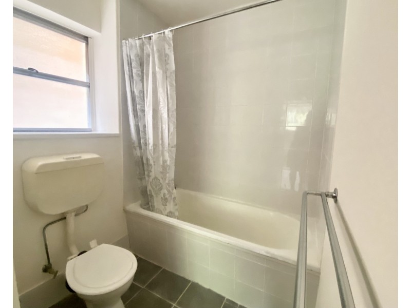 B4/65 O’Shanassy Street, North Melbourne VIC 3051