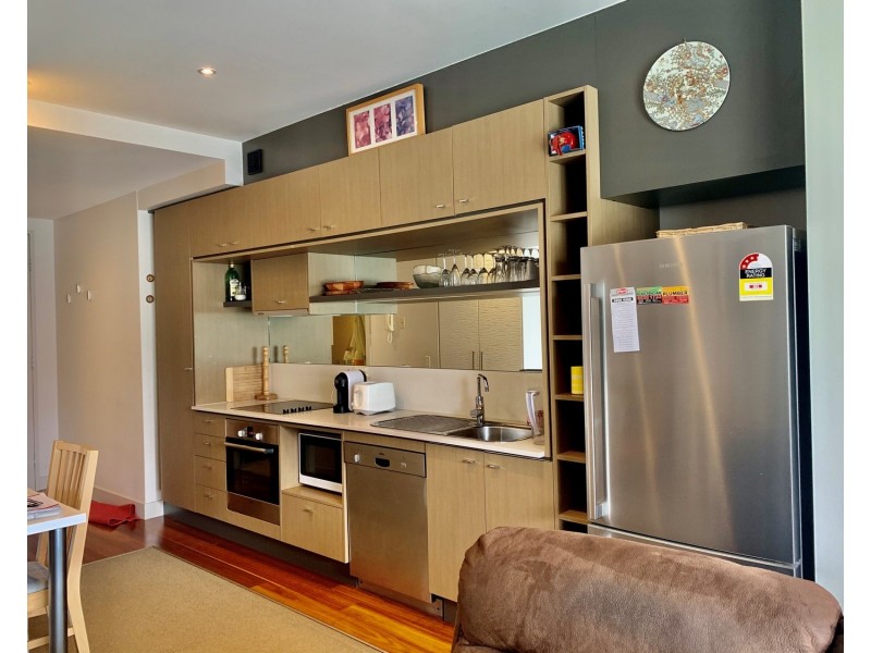 402/30 Wreckyn Street, North Melbourne VIC 3051