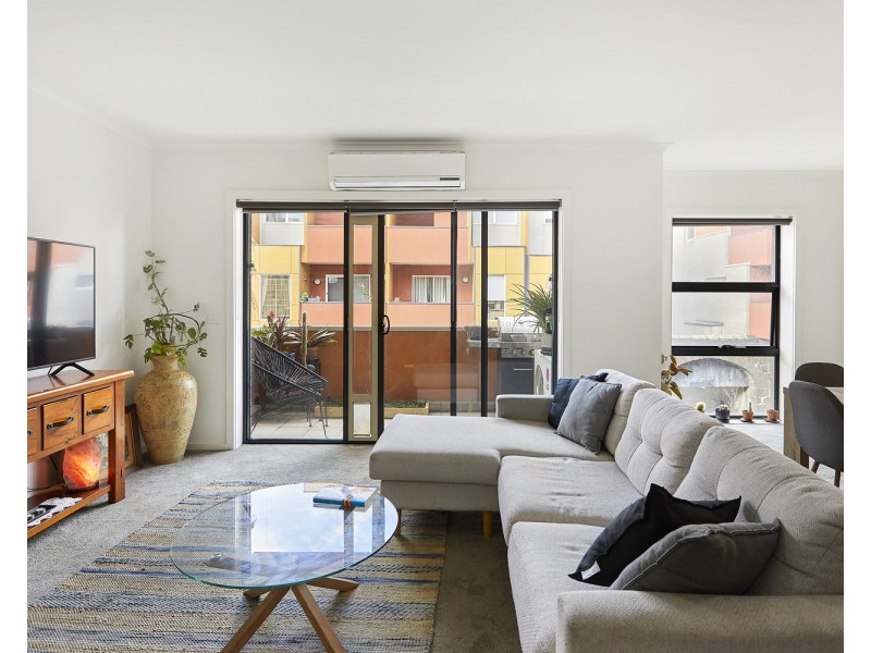 1/3 Wardens Walk, Coburg VIC 3058