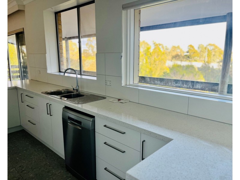 1 Magdalen Street, Pascoe Vale South VIC 3044