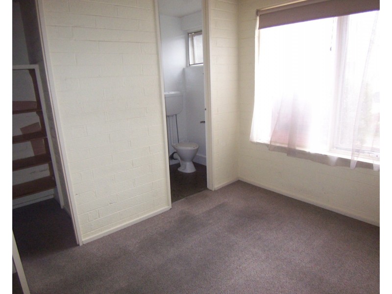 2/48 Farnham Street, Flemington VIC 3031