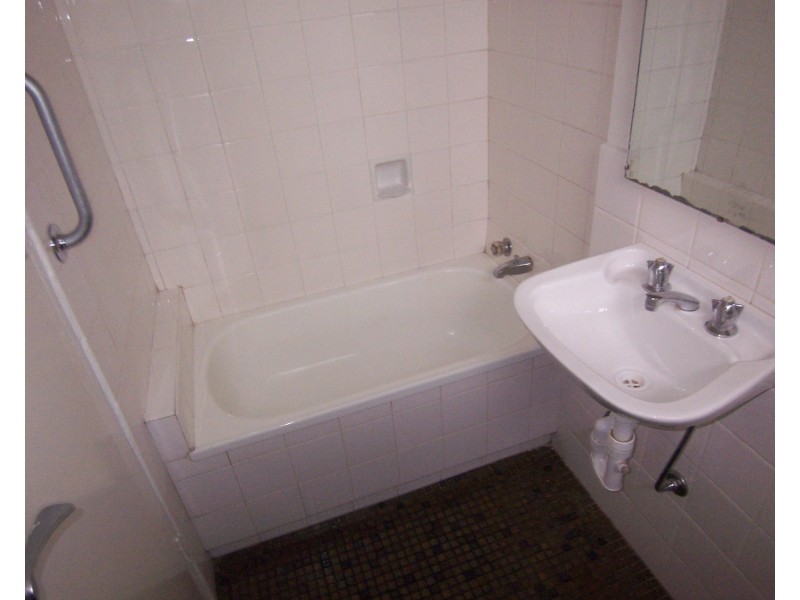 2/48 Farnham Street, Flemington VIC 3031