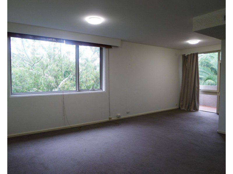 10/521 Royal Parade, Parkville VIC 3052