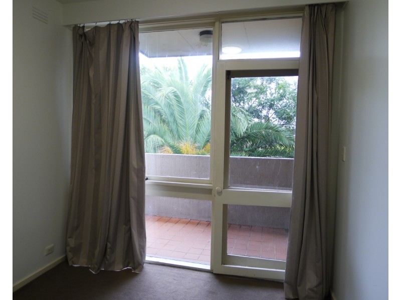 10/521 Royal Parade, Parkville VIC 3052