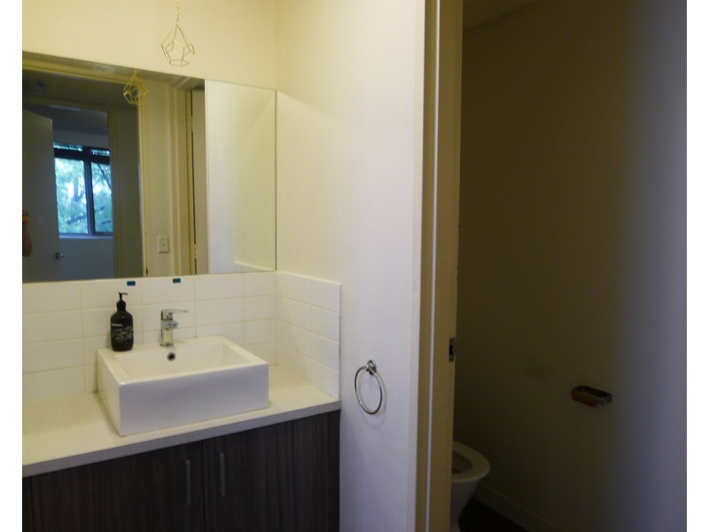 10/521 Royal Parade, Parkville VIC 3052