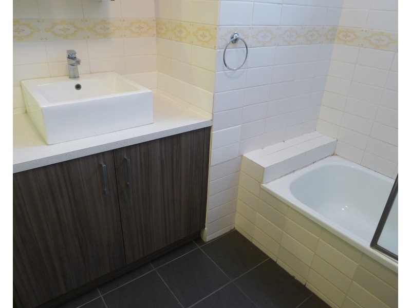 10/521 Royal Parade, Parkville VIC 3052