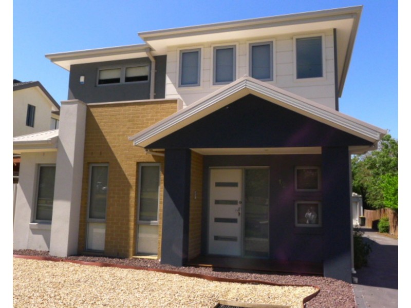 1/2 Strachan Street, Oak Park VIC 3046