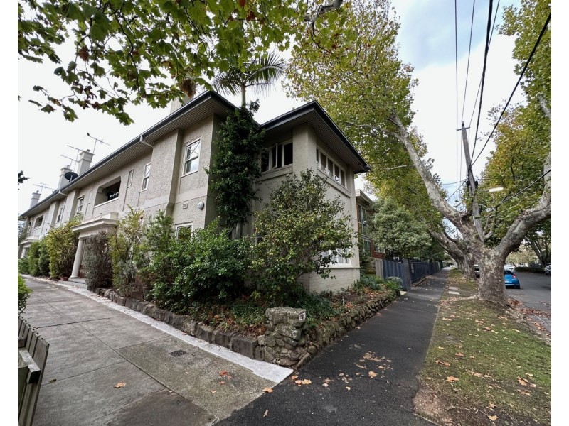 11/2 Redan Street, St Kilda VIC 3182