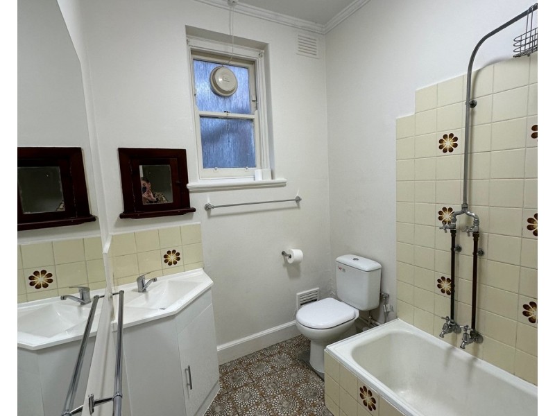 11/2 Redan Street, St Kilda VIC 3182