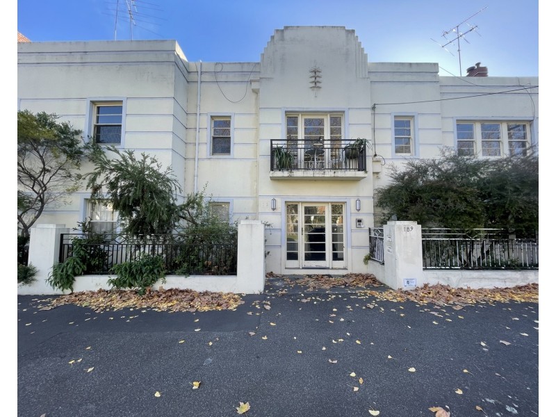 1/189 Park Drive, Parkville VIC 3052
