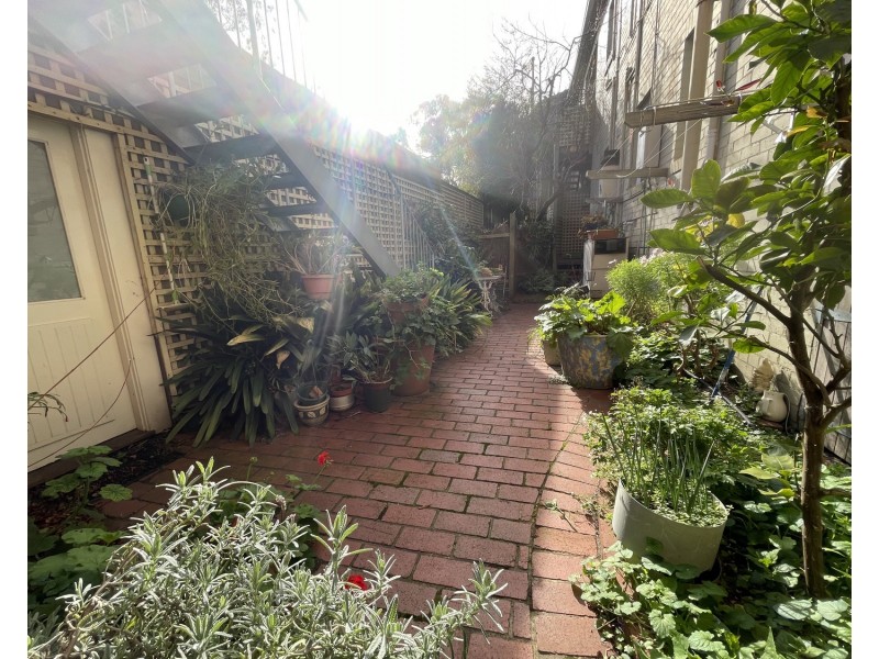 1/189 Park Drive, Parkville VIC 3052