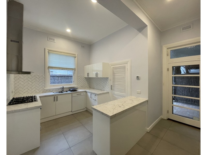 1/34 Eildon Road, St Kilda VIC 3182