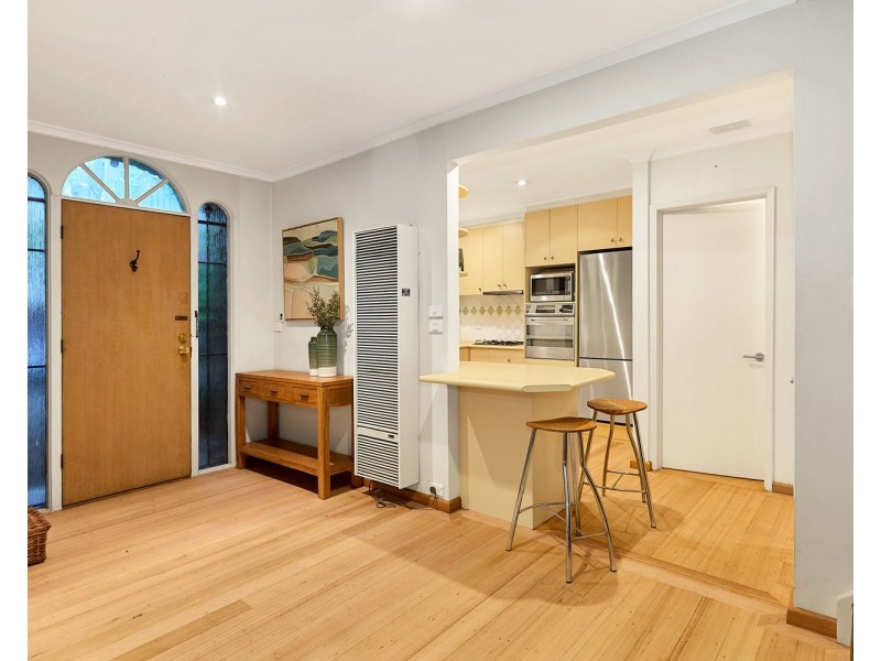 1/21 Plane Tree Way, North Melbourne VIC 3051