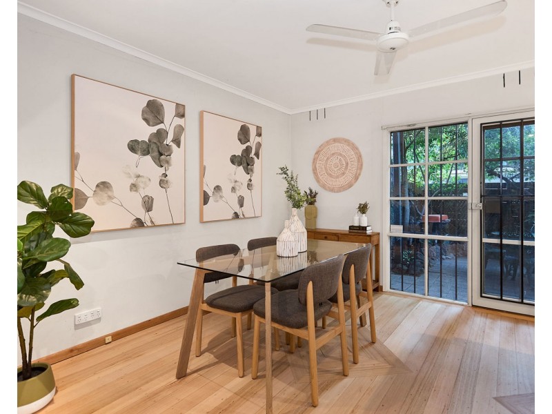 1/21 Plane Tree Way, North Melbourne VIC 3051